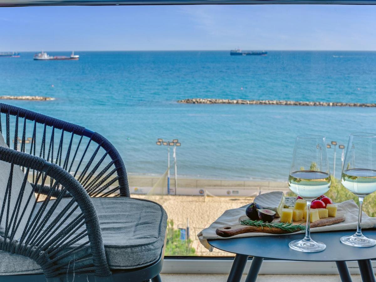 Sanders Kanika Sea Forum - Adorable 2-Bedroom Apartment With Sea View ลิมาซอล ภายนอก รูปภาพ
