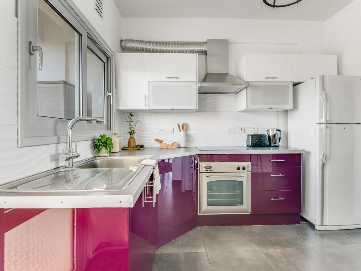 Sanders Kanika Sea Forum - Adorable 2-Bedroom Apartment With Sea View ลิมาซอล ภายนอก รูปภาพ